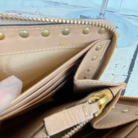 Valentino Rockstud zippy zip-around leather wallet - Picture 9 of 16